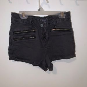 Kendall+Kylie black jean shorts sz1